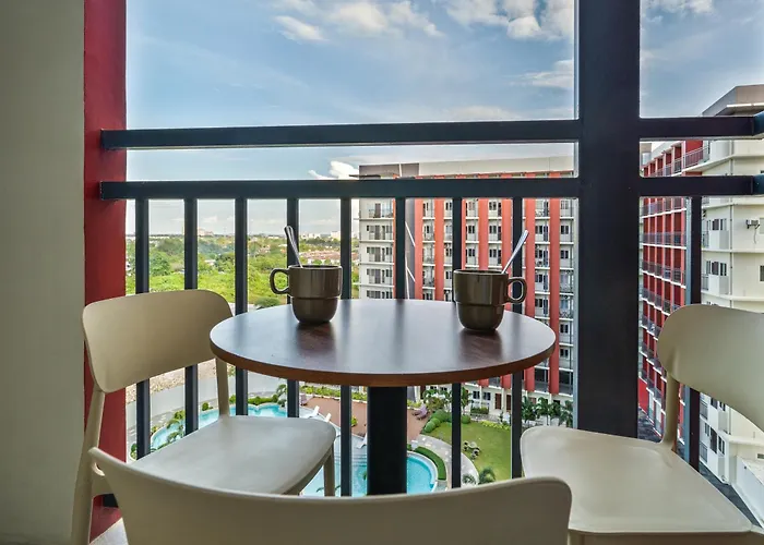 Mactan Cebu Cozy Relaxing With Pool View Balcony Aparthotel Pajak
